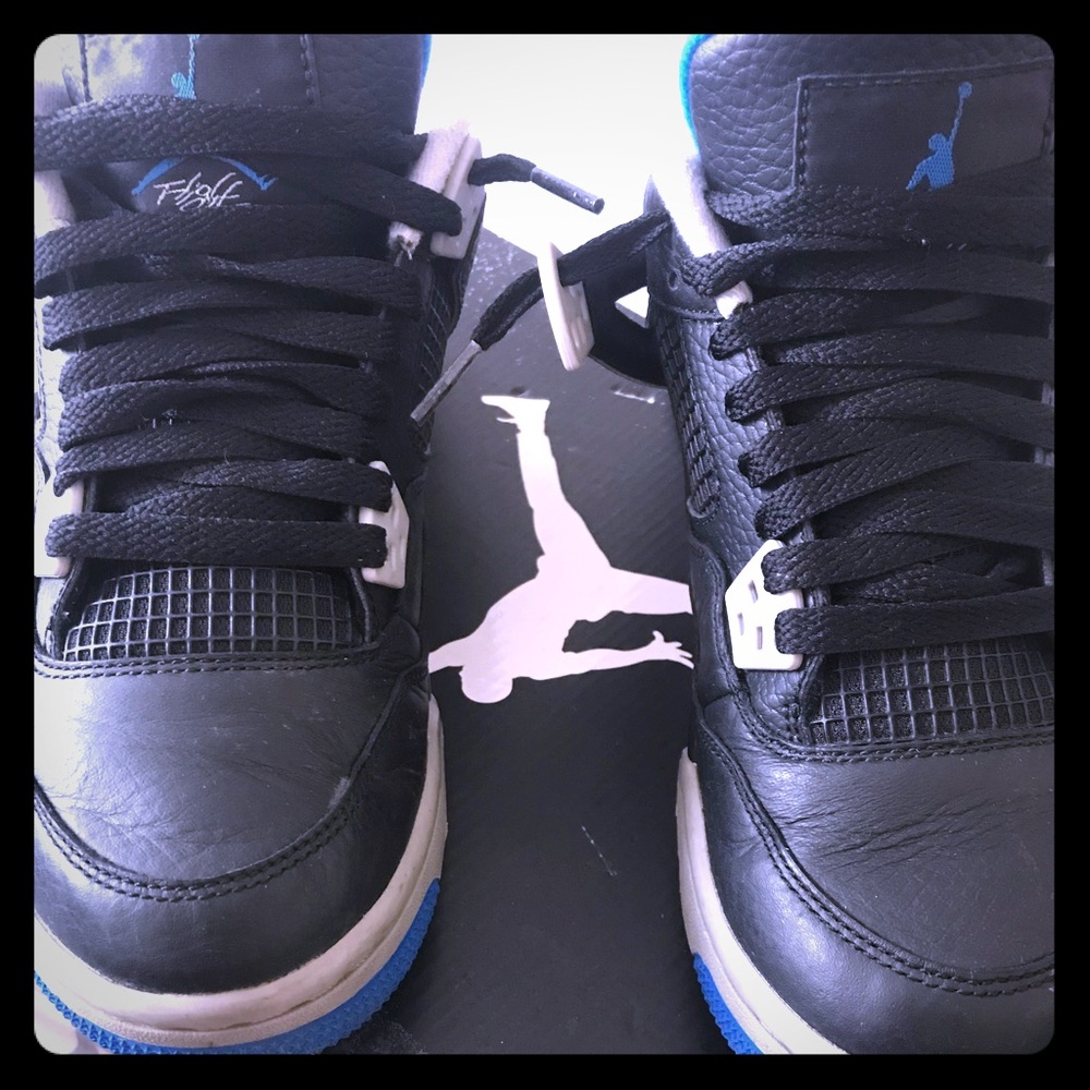 A pair of sneakers